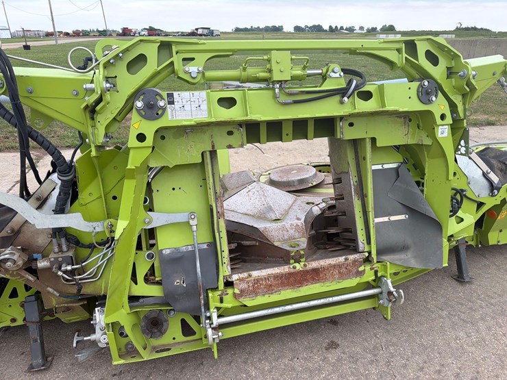 2019-claas-orbis-750-image-18