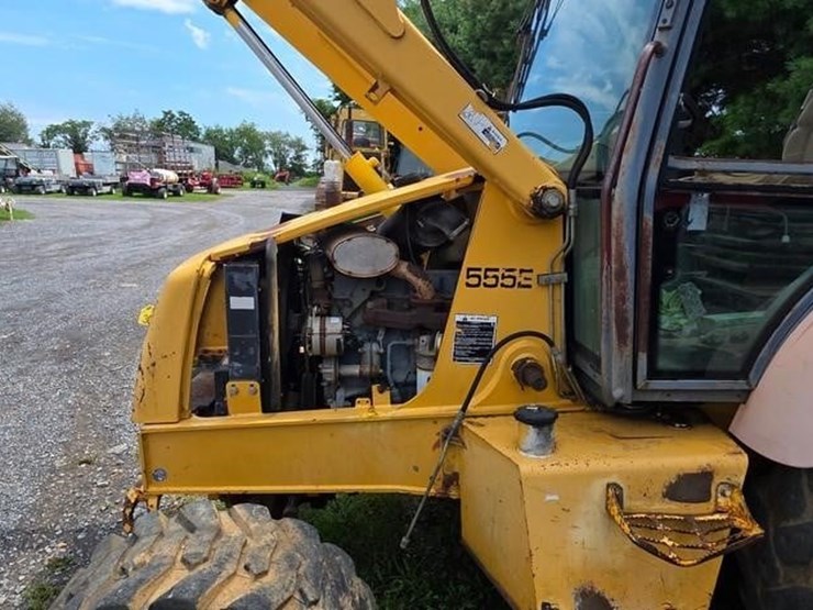 new-holland-555e-image-25