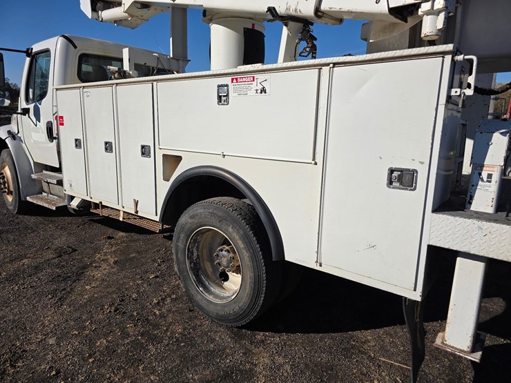 2014-freightliner-bucket-truck-image-11