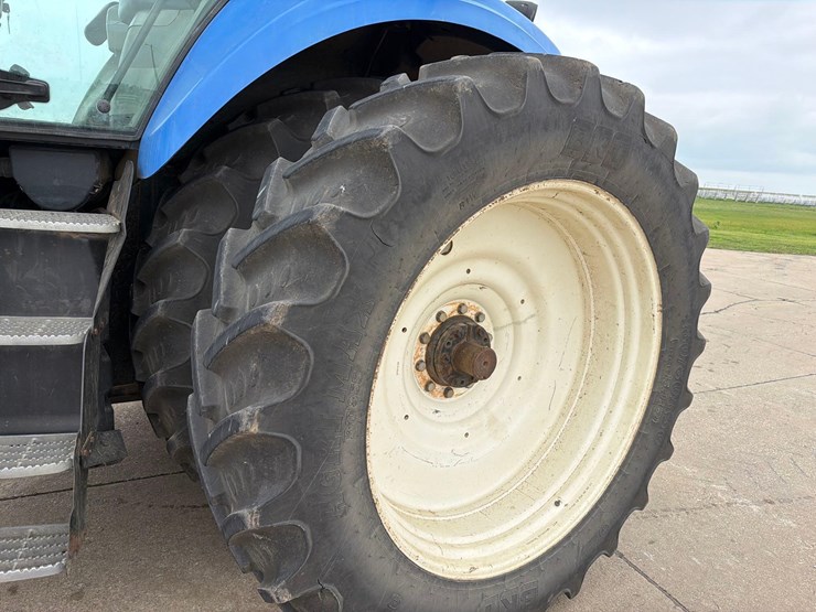 2009-new-holland-t8050-image-8