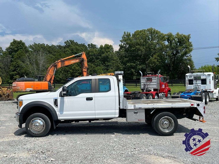 2017-ford-f550-xl-image-2