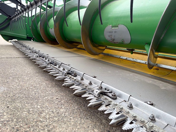 2009-john-deere-635f-image-40