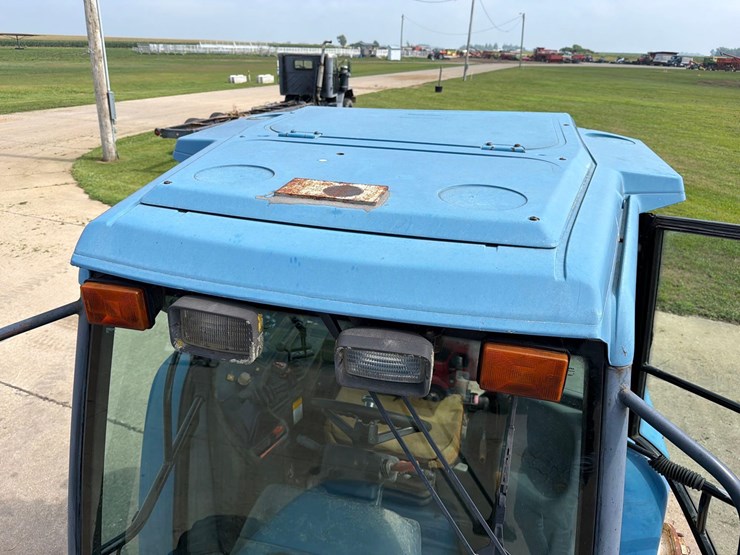 new-holland-8560-image-45