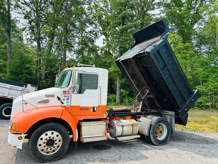 2005-kenworth-t300-image-85
