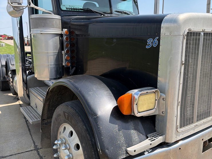 2007-peterbilt-379-image-28