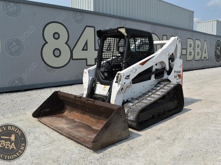 2019-bobcat-t740-image-10
