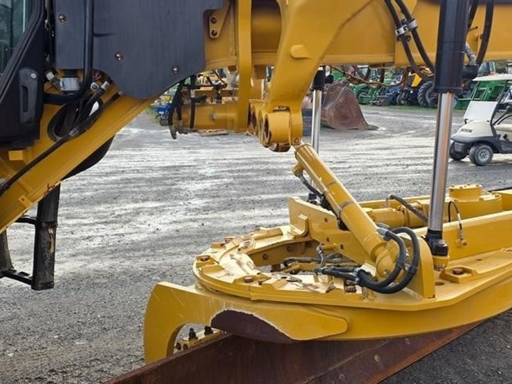 2020-caterpillar-140-image-39