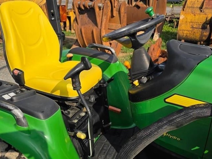 2013-john-deere-3520-image-47