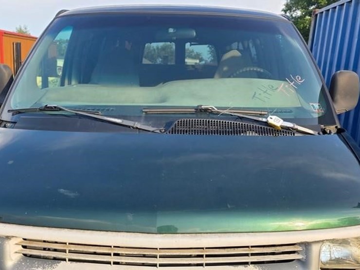 2001-chevrolet-express-3500-image-31