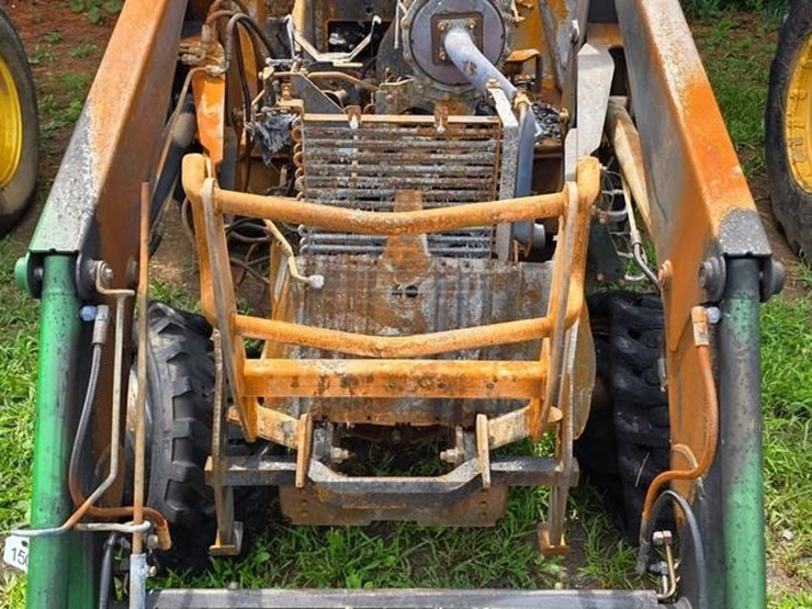 2020-john-deere-4052r-image-29