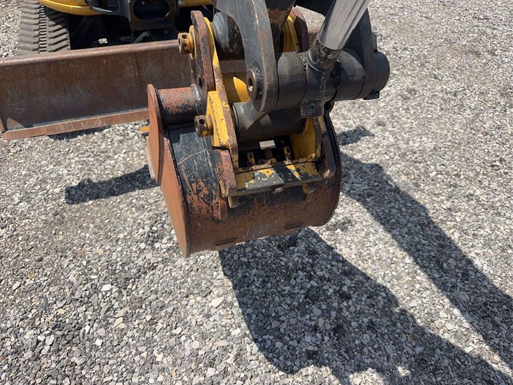2020-deere-35g-image-12