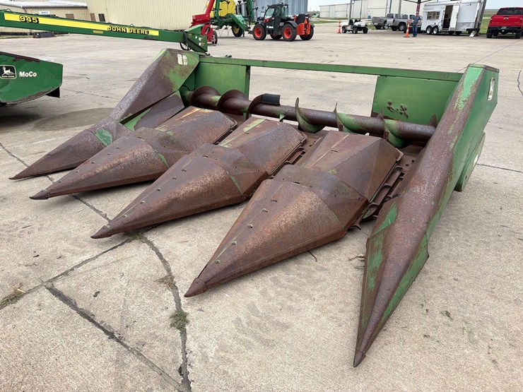 john-deere-444-image-3