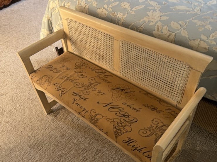 sitting-bench-for-foot-of-bed-image-8