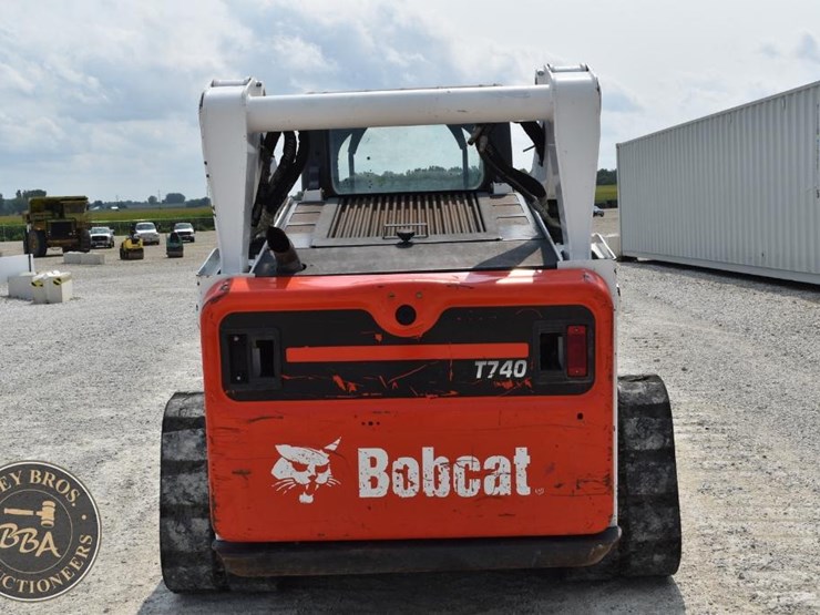 2019-bobcat-t740-image-4