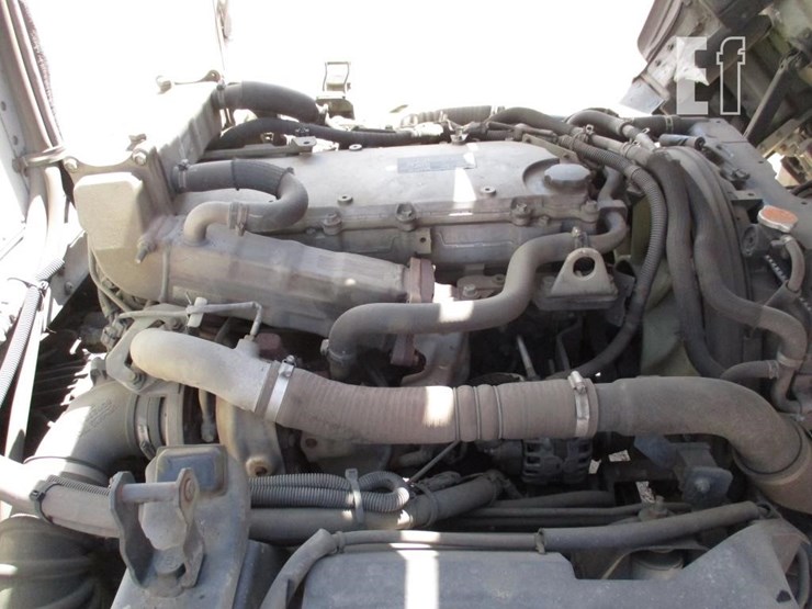 2016-isuzu-nqr-image-6