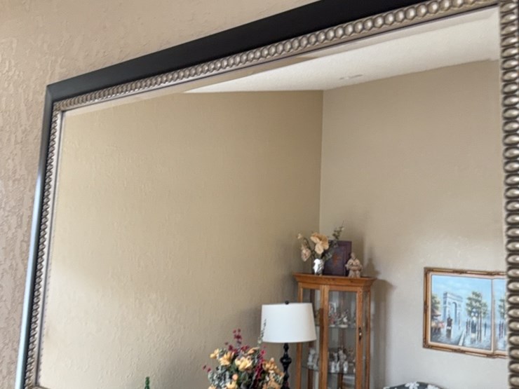mirror-and-mantel-decorations-image-11