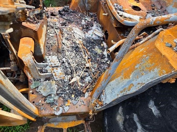 2020-john-deere-4052r-image-40