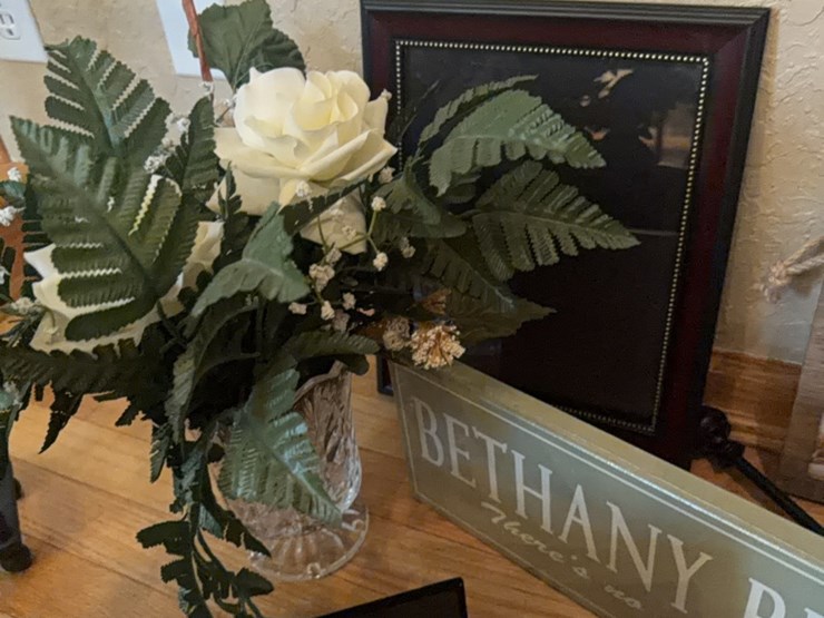 various-home-decor,-very-expensive-to-buy,-check-photos-￼-image-15