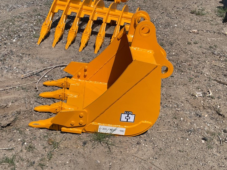 2026-caterpillar-305-image-3