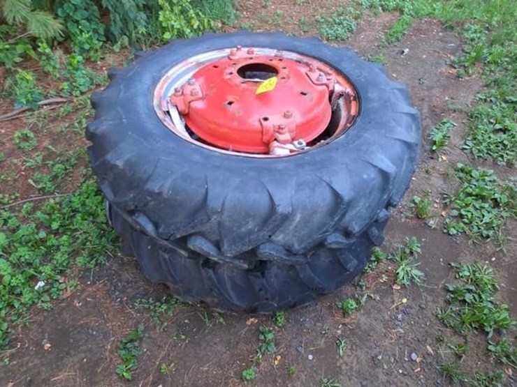 2-13.6-28/12-28-tractor-tires-&-rims-image-2