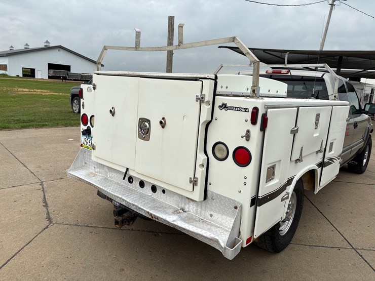 1999-chevrolet-k2500-image-23