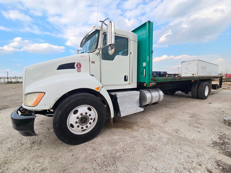 2010-kenworth-t370-image-3