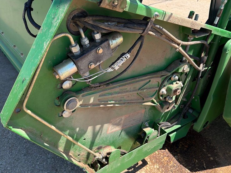 john-deere-630f-image-36