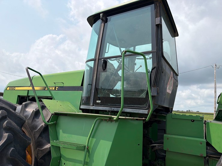 john-deere-8560-image-34