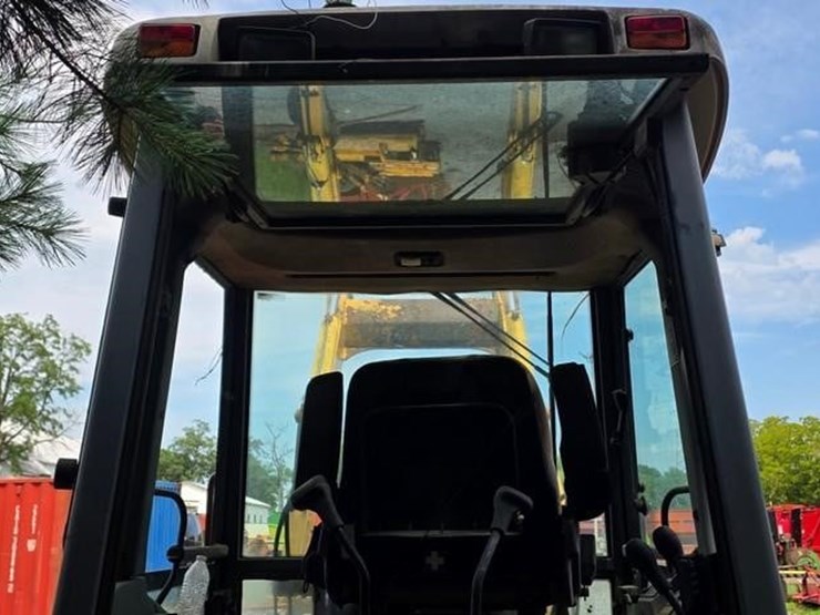new-holland-555e-image-18