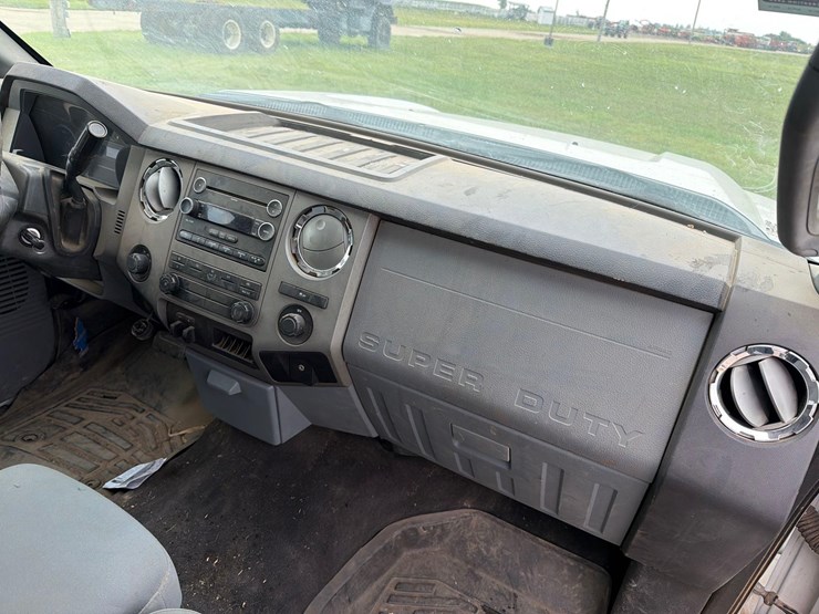 2010-ford-f350-image-31
