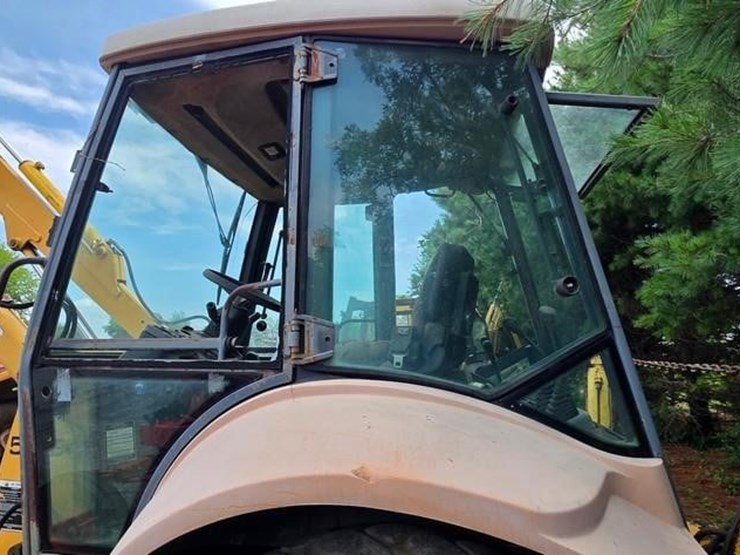 new-holland-555e-image-23