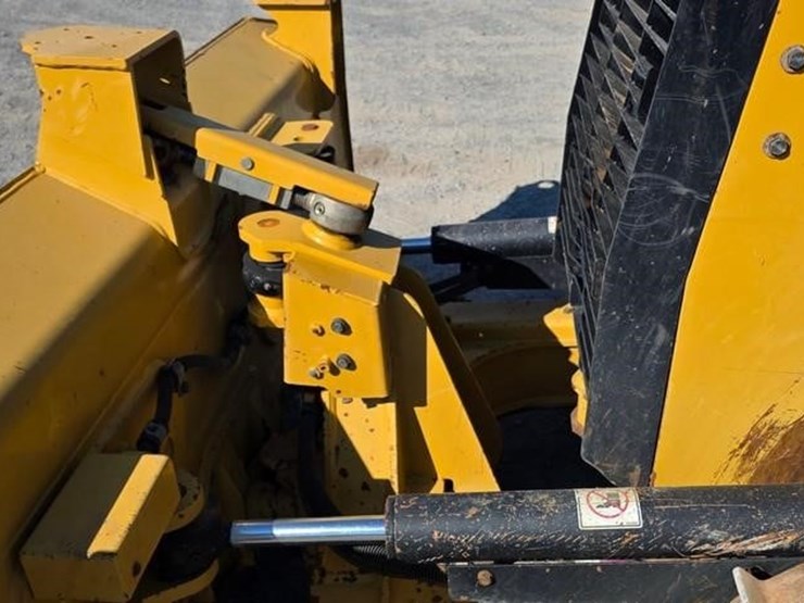 2020-caterpillar-d5k2-lgp-image-13