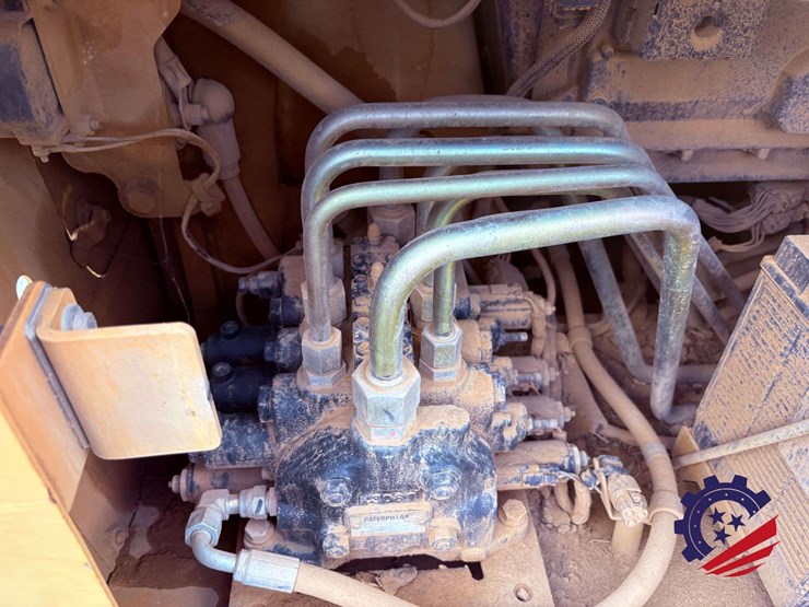 2009-caterpillar-d5k-xl-image-59