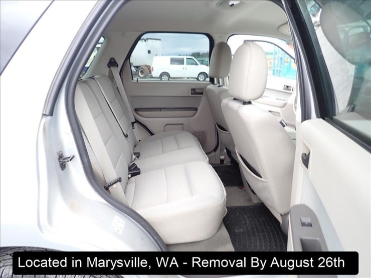 2011-ford-escape-image-23