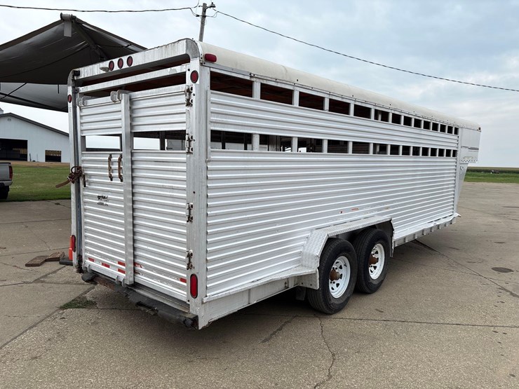 1989-kiefer-built-7ft-x-22ft-aluminum-gooseneck-livestock-trailer-image-2