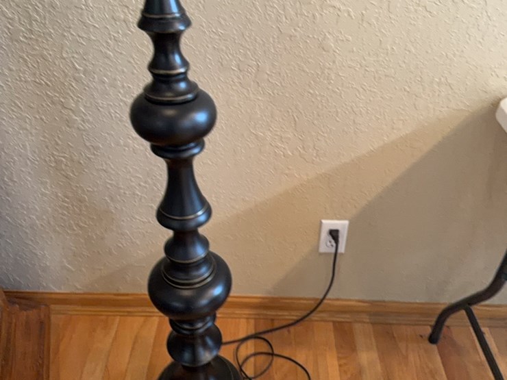 modern-day-floor-lamp,-new-condition-image-11