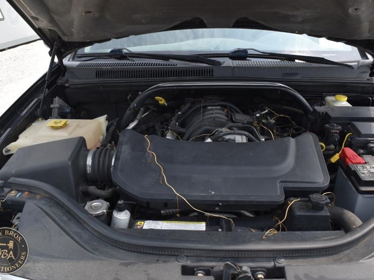 2009-jeep-grand-cherokee-limited-image-28