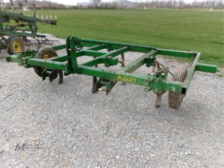 john-deere-100-image-1