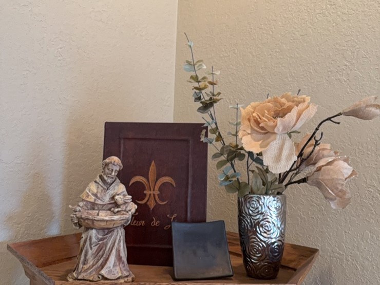 decor-for-top-of-curio-cabinet-image-16