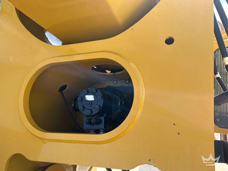 2017-freightliner-m2-106-image-36