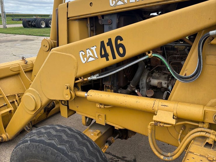 caterpillar-416-image-33