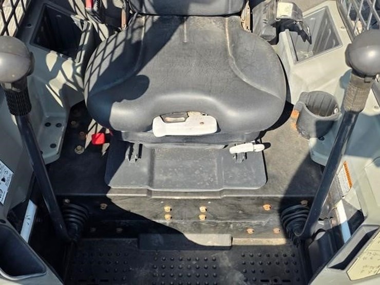 2019-bobcat-t595-image-46