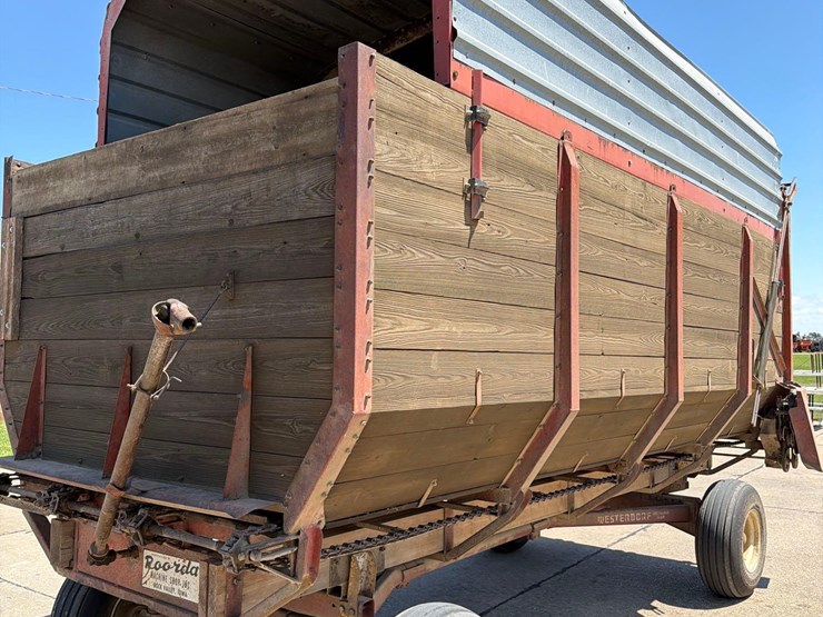 roorda-16ft-rear-unload-silage-wagon-image-11
