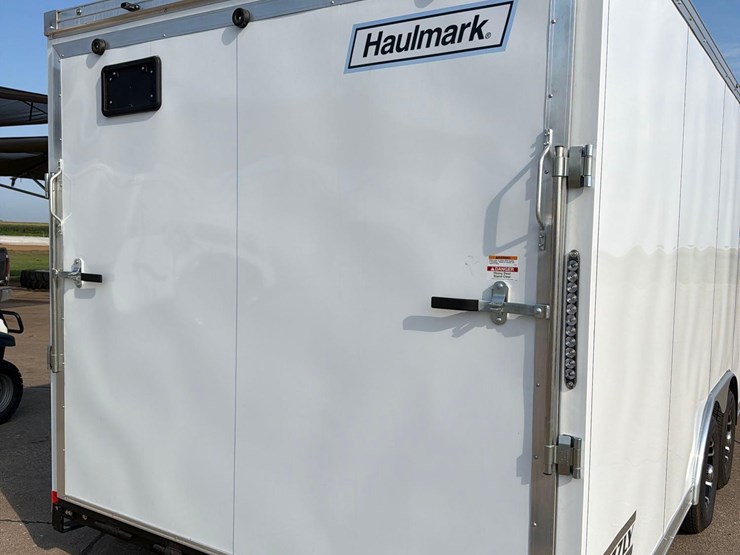 2020--haulmark-grizzly-hd-8-1/2ft-x-24ft-enclosed-trailer----like-new-image-5