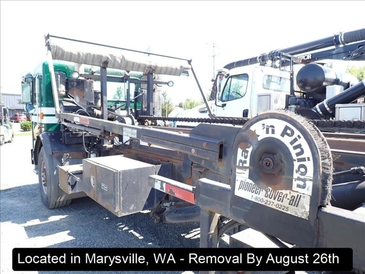 2007-peterbilt-320-image-30