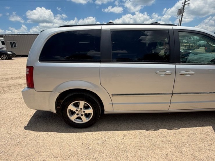 2009-dodge-grand-caravan-sxt-image-22