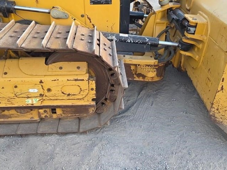 2017-caterpillar-d5k2-xl-image-42