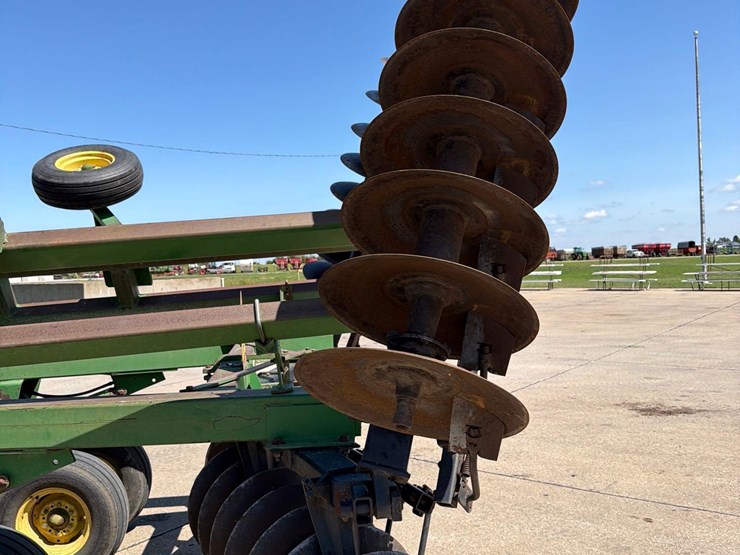 john-deere-630-image-14
