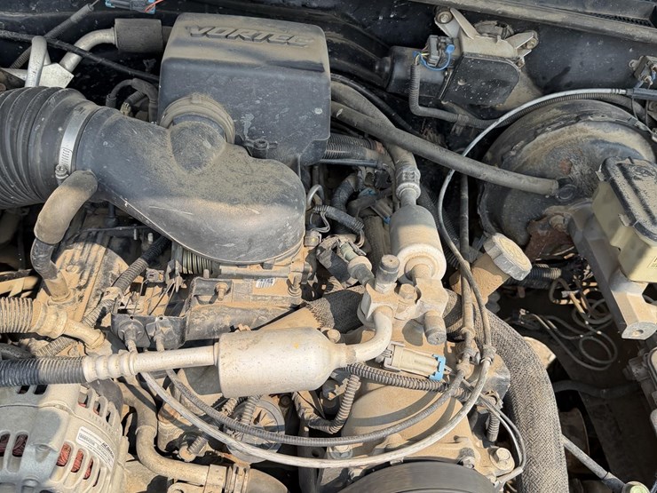 1999-chevrolet-suburban-image-23