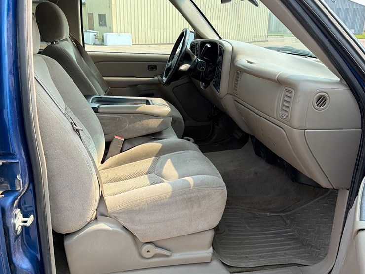 2004-chevrolet-silverado-1500-image-42